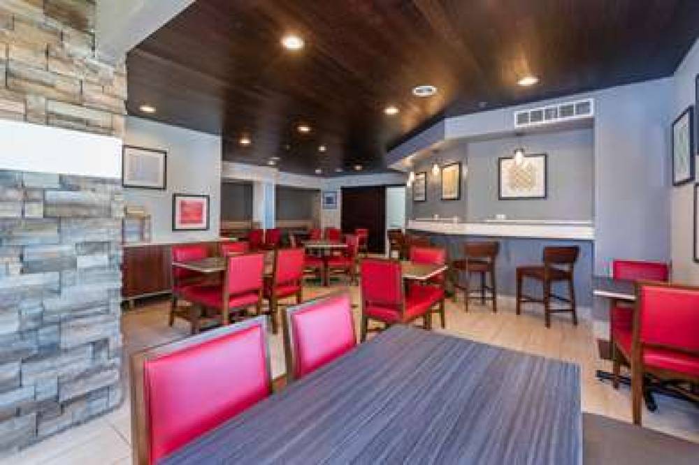 COUNTRY INN AND SUITES SOUTH HAVEN 3