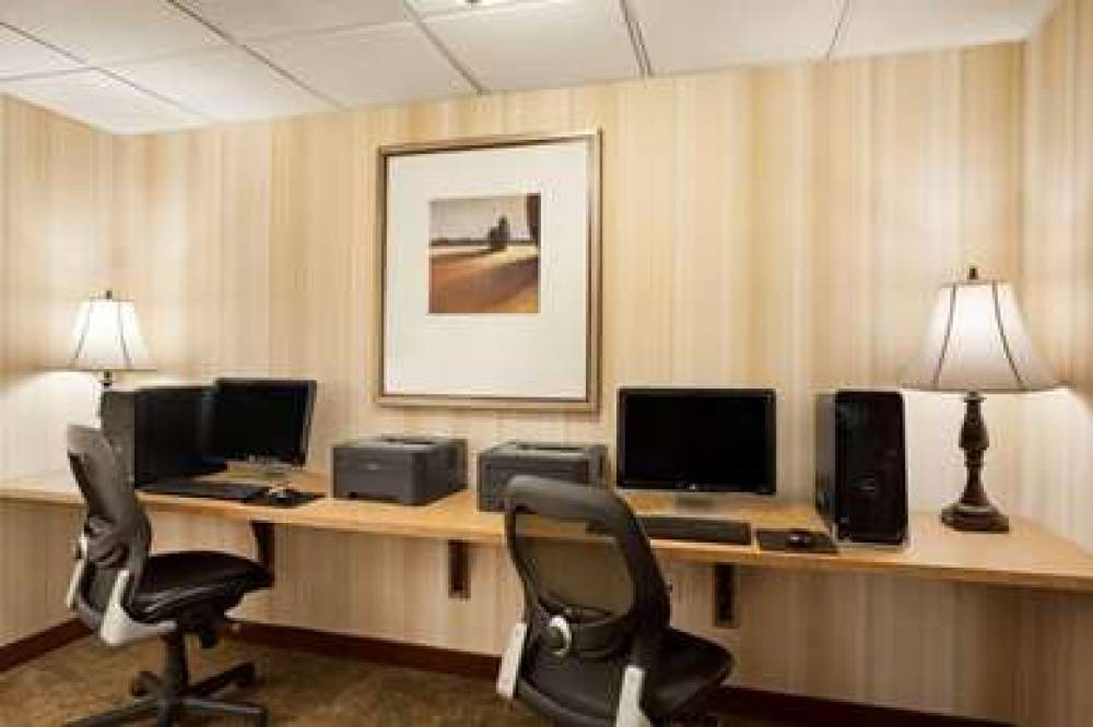COUNTRY INN STE MANCHESTER AIR 9