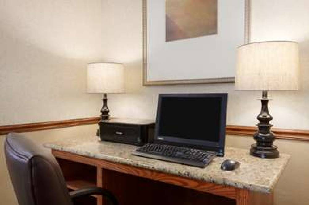 Country Inn & Suites By Carlson, Ashland - Hanover, VA 7
