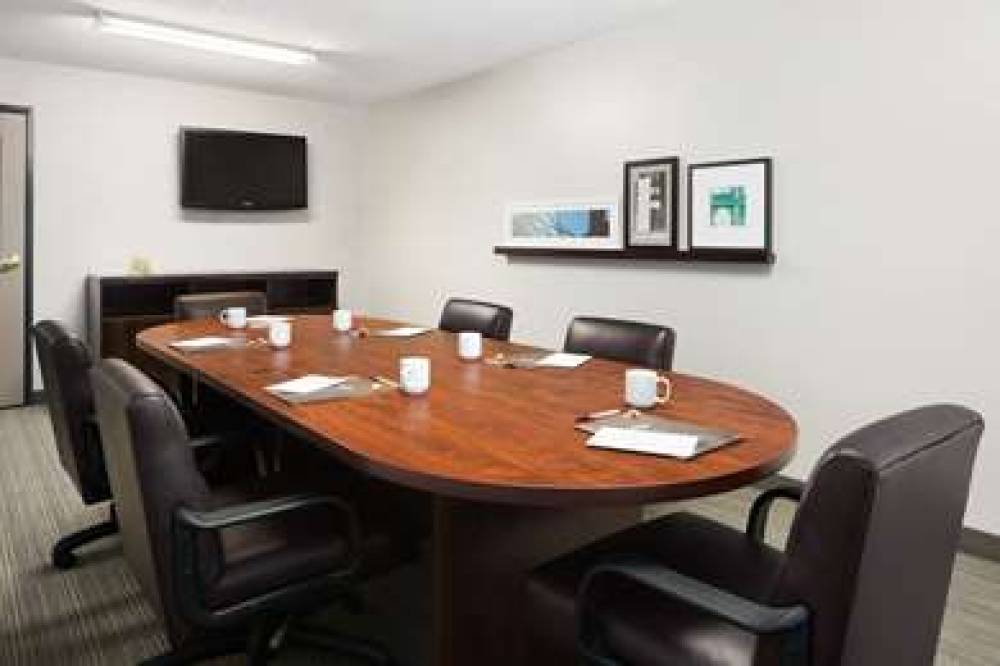 Country Inn & Suites By Carlson, Columbus Airport, OH 7