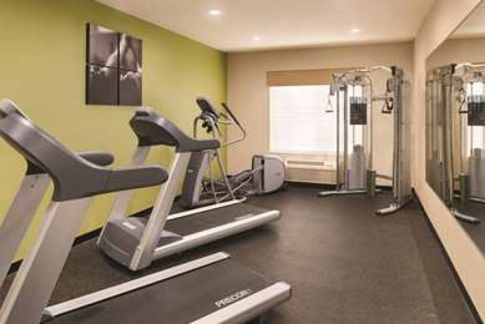 Country Inn & Suites By Carlson, Michigan City, IN 8