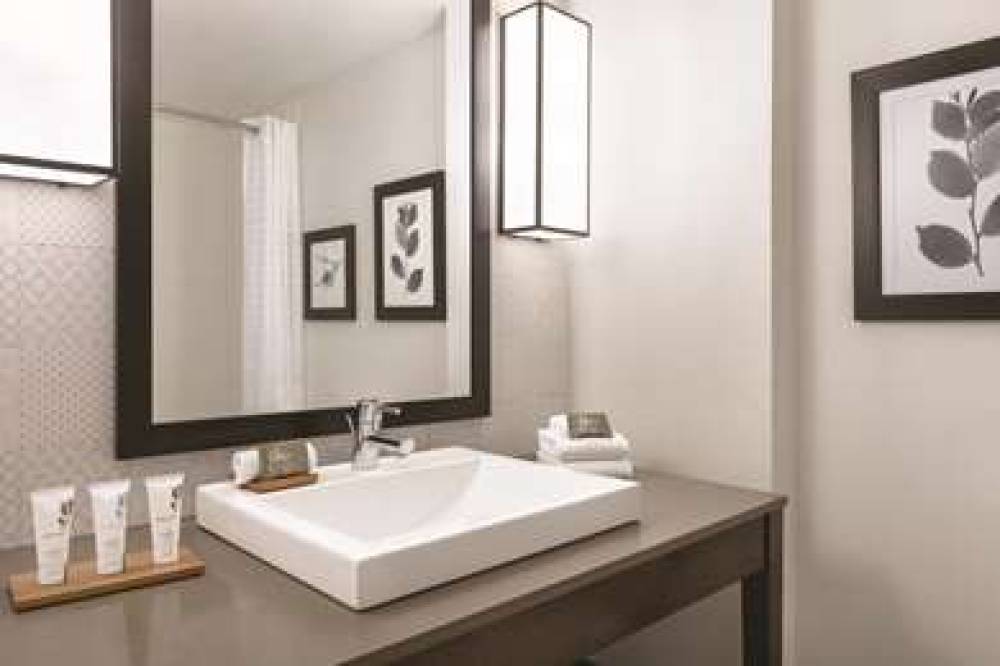 Country Inn & Suites By Carlson, Williamsburg East (Busch Gardens), VA 10