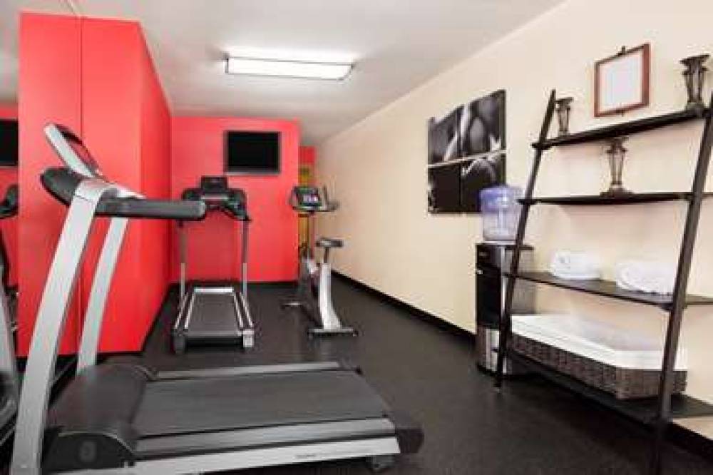 Country Inn & Suites By Radisson, Atlanta I-75 South, GA 10