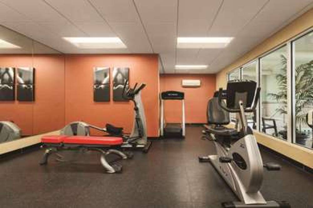 COUNTRY INN & SUITES BY RADISSON BE 8