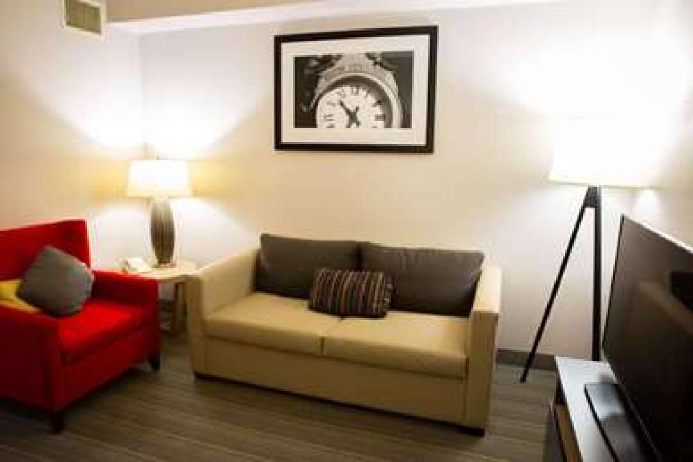 COUNTRY INN & SUITES BY RADISSON BU 6