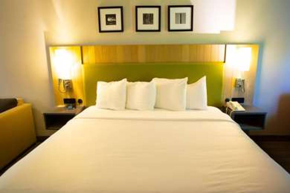 COUNTRY INN & SUITES BY RADISSON BU 3