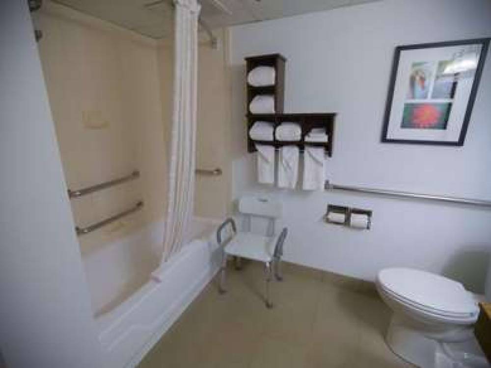 COUNTRY INN & SUITES BY RADISSON BU 5