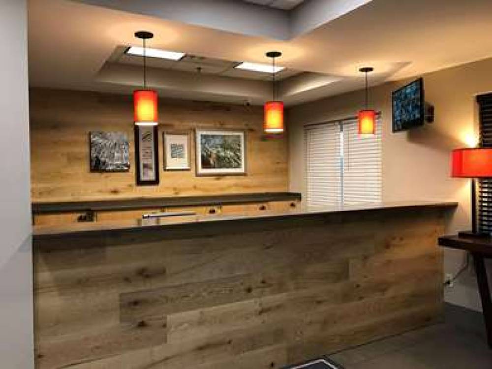Country Inn & Suites By Radisson Em