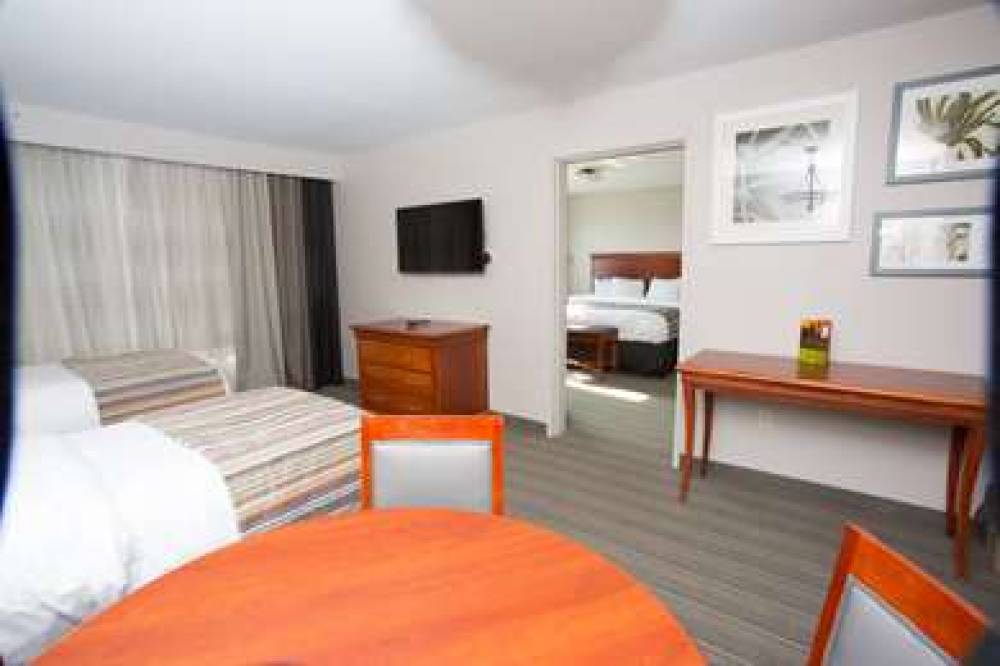 Country Inn & Suites By Radisson, Grand Forks, ND 10