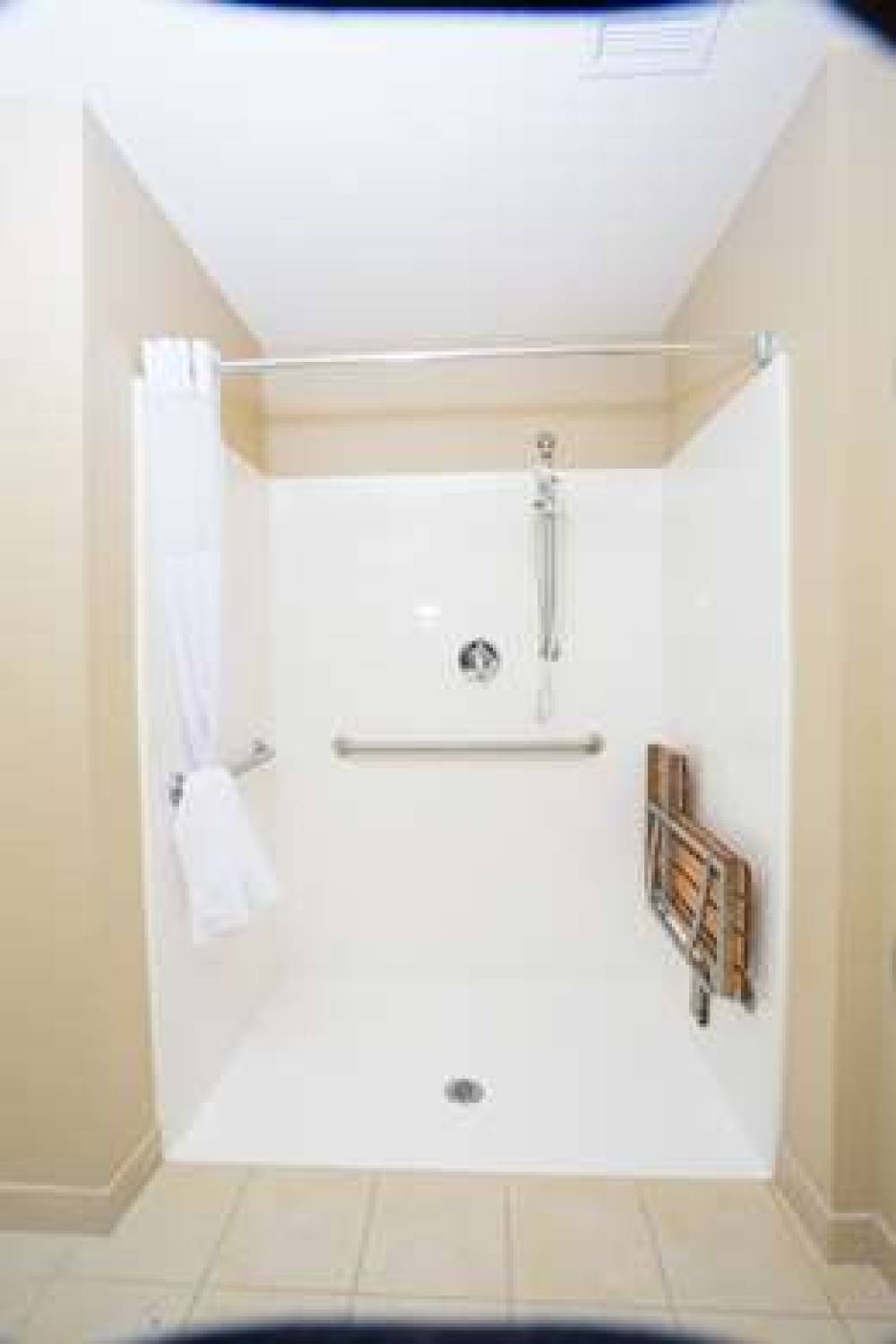 Country Inn & Suites By Radisson, Grand Forks, ND 8