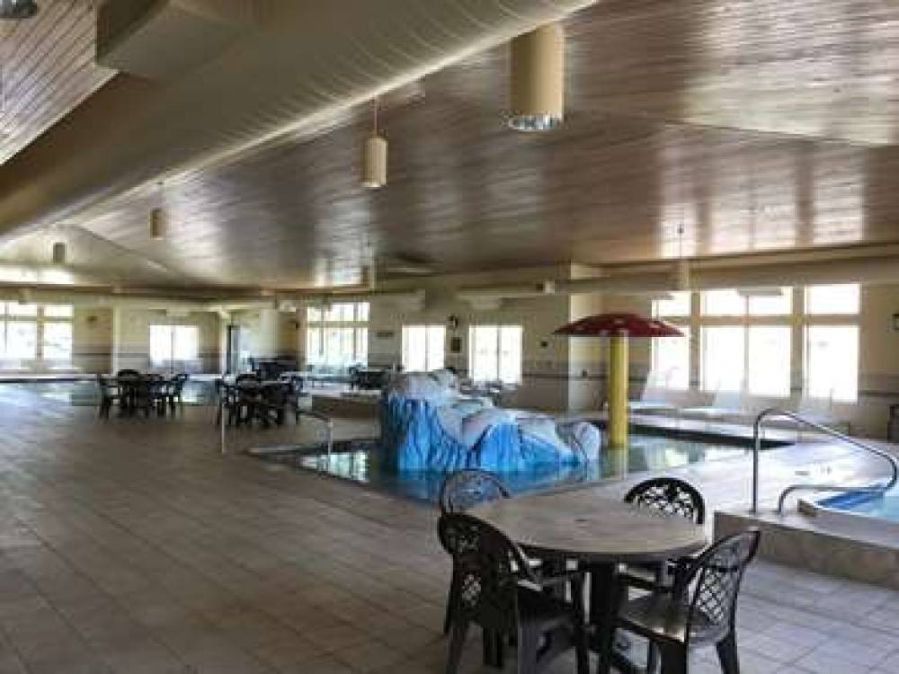 Country Inn & Suites By Radisson, Grand Forks, ND 1