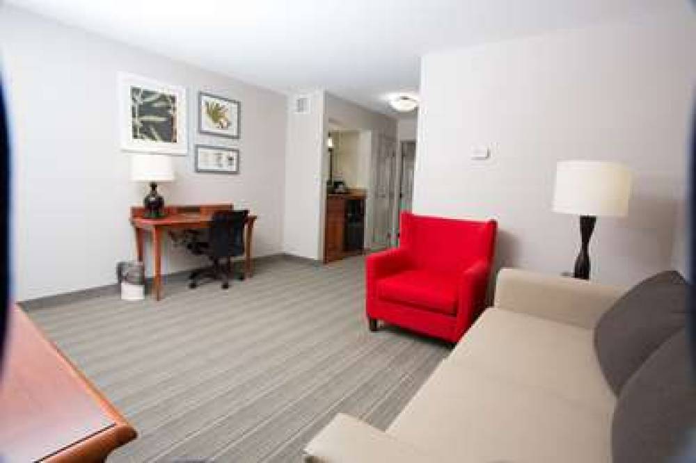 Country Inn & Suites By Radisson, Grand Forks, ND 7