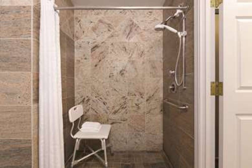 Country Inn & Suites By Radisson, Hagerstown, MD 9