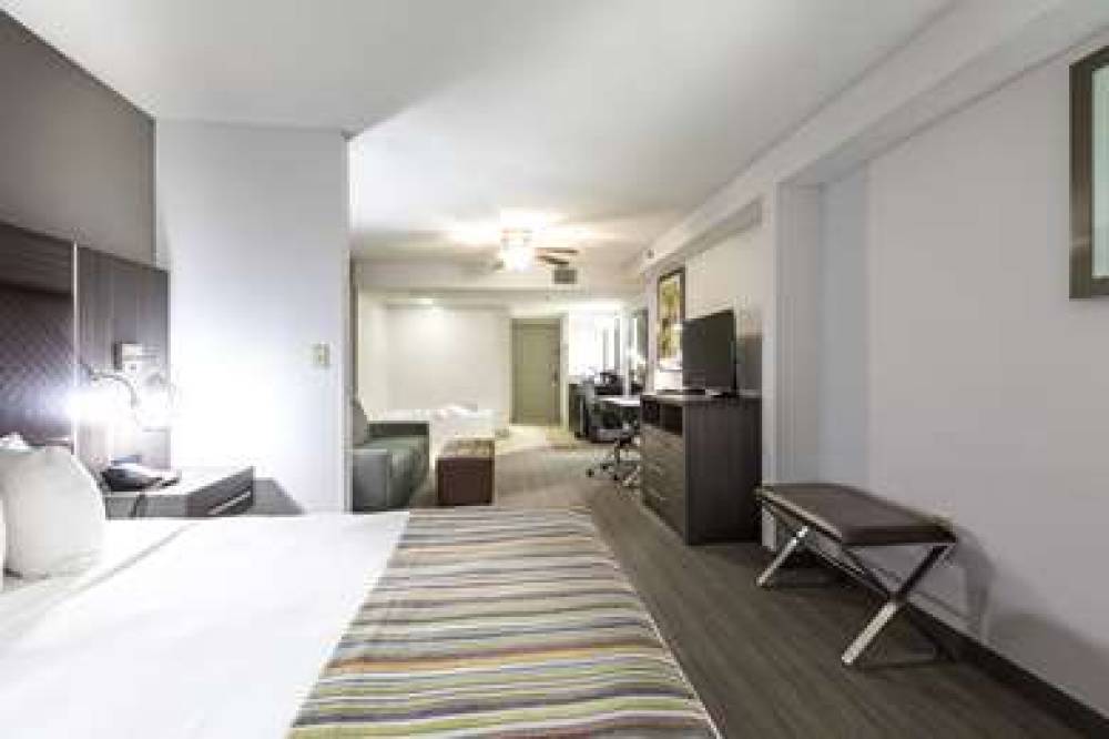 Country Inn & Suites By Radisson, Lake Norman Huntersville, NC 7