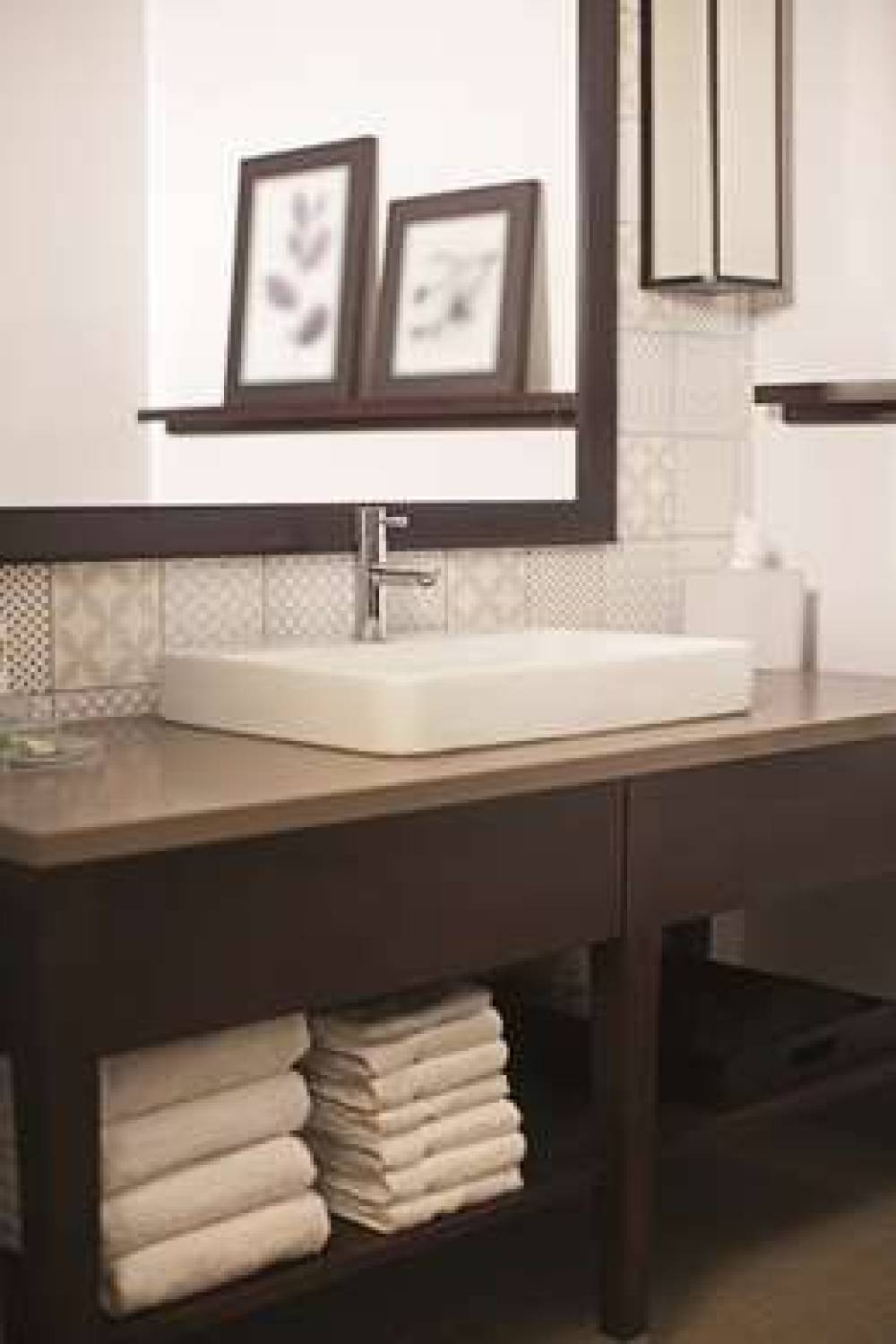 Country Inn & Suites By Radisson, Lewisburg, PA 8