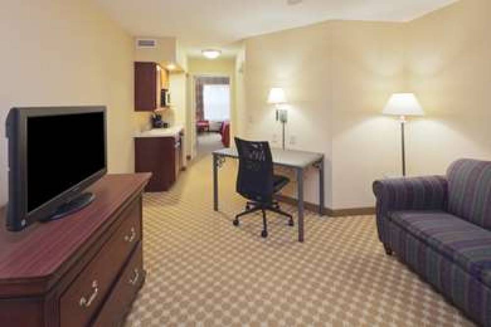 Country Inn & Suites By Radisson, Milwaukee West (Brookfield), WI 7