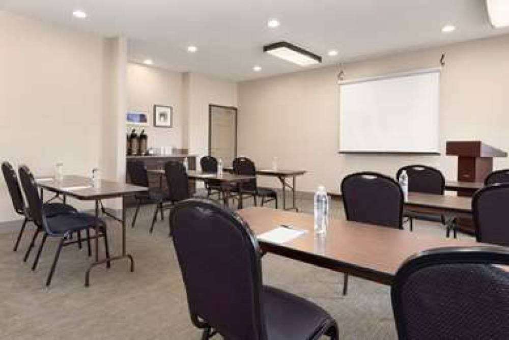Country Inn & Suites By Radisson, Romeoville, IL 10