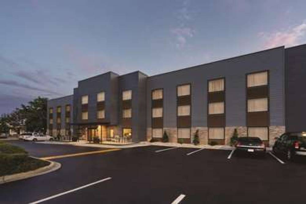 Country Inn & Suites By Radisson, Savannah Midtown, GA 2