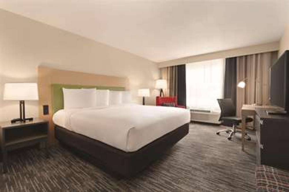 Country Inn & Suites By Radisson, Savannah Midtown, GA 6