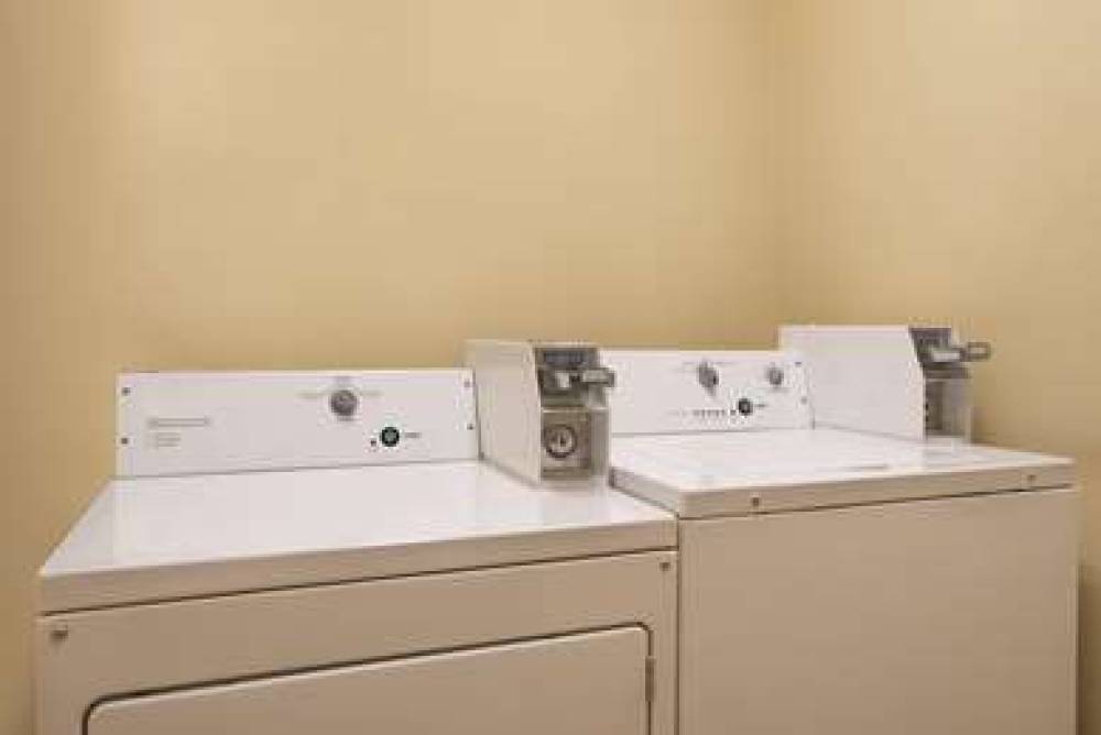 Country Inn & Suites By Radisson, Valparaiso, IN 4