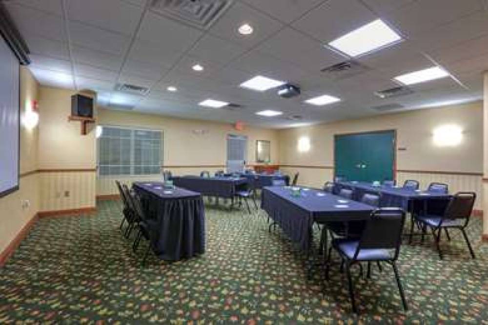 Country Inn & Suites By Radisson, Winchester, VA 5