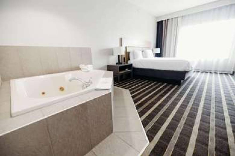 COUNTRY INN & SUITES-LANCASTER 10