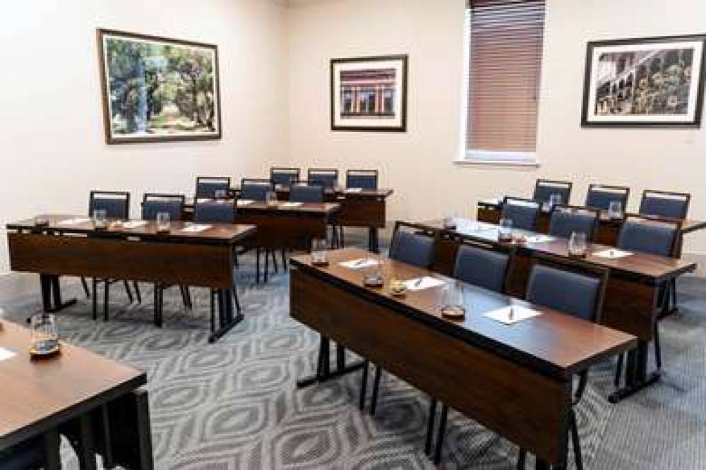 COUNTRY INN SUITES METAIRIE 10