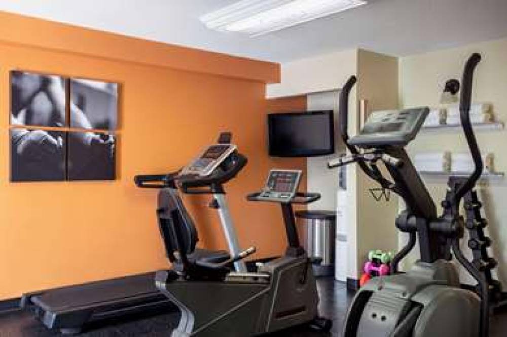COUNTRY INN SUITES WINNIPEG 8