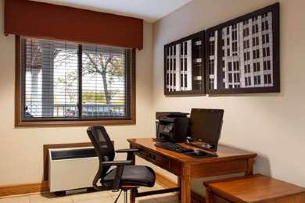 COUNTRY INN SUITES WINNIPEG 9
