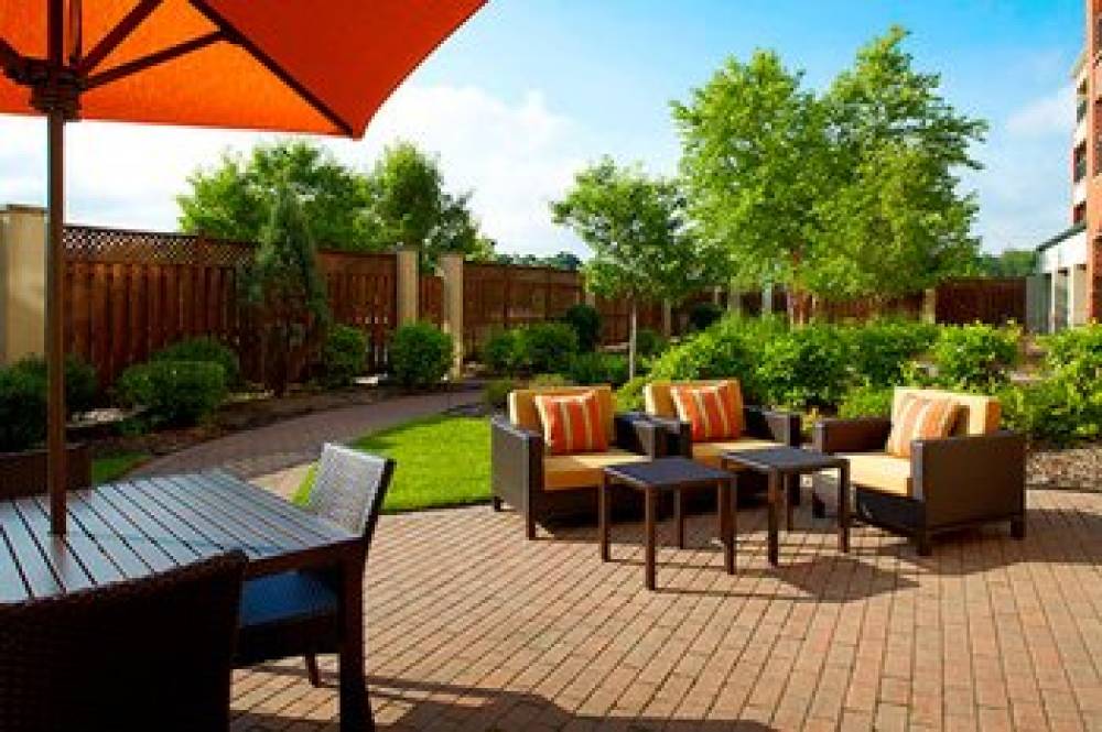 Courtyard By Marriott Akron Stow