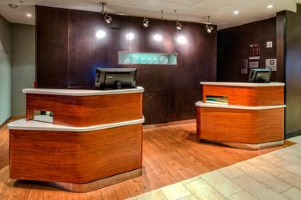 Courtyard By Marriott Alexandria