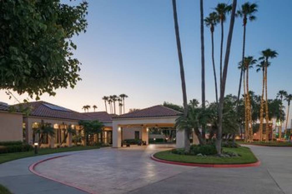 Courtyard By Marriott Anaheim Buena Park 2