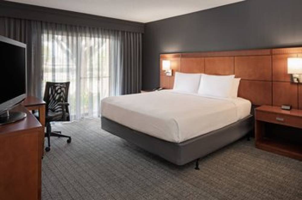 Courtyard By Marriott Anaheim Buena Park 10