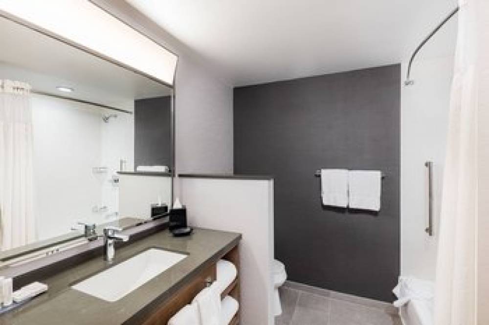 Courtyard By Marriott Anaheim Resort-Convention Center 7