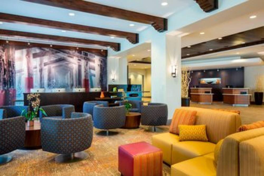 Courtyard By Marriott Anaheim Theme Park Entrance 2