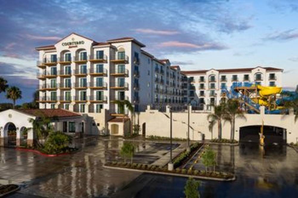 Courtyard By Marriott Anaheim Theme Park Entrance 1