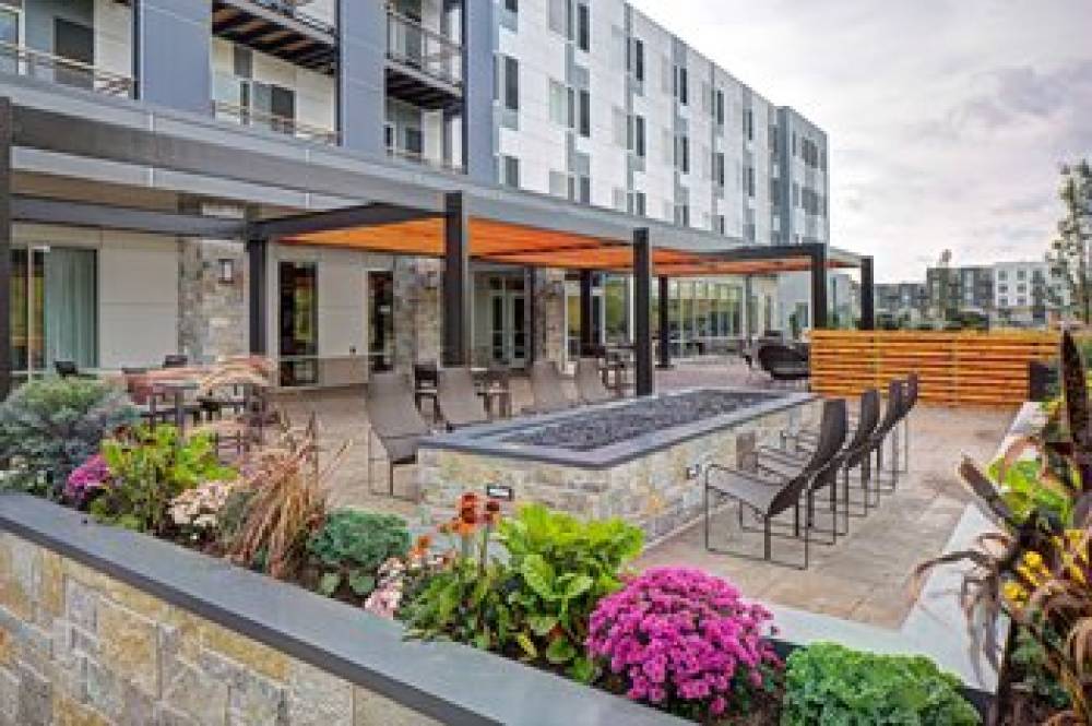 Courtyard By Marriott Appleton Riverfront