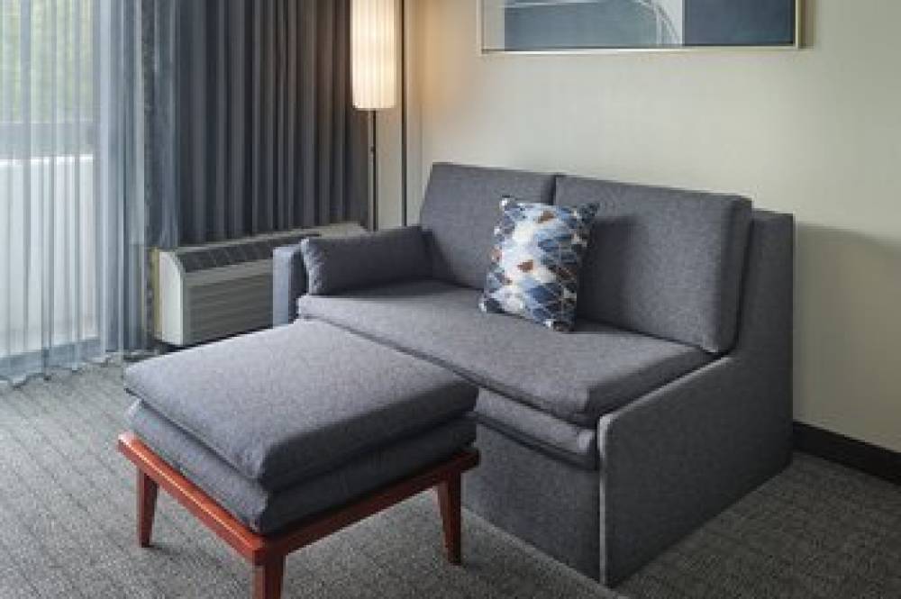 Courtyard By Marriott Atlanta Executive Park/Emory 9