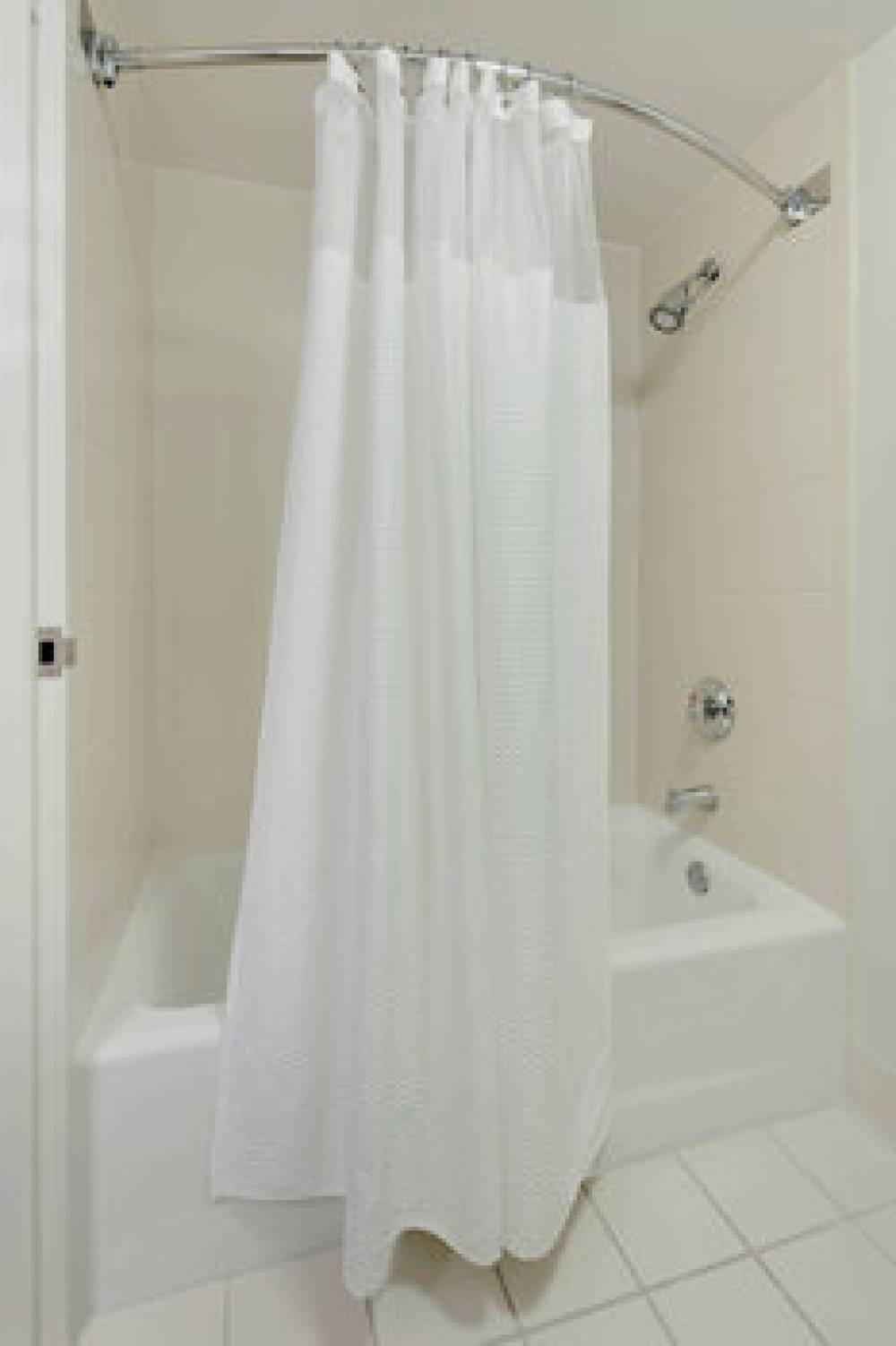 Courtyard By Marriott Atlanta Norcross/Peachtree Corners 2