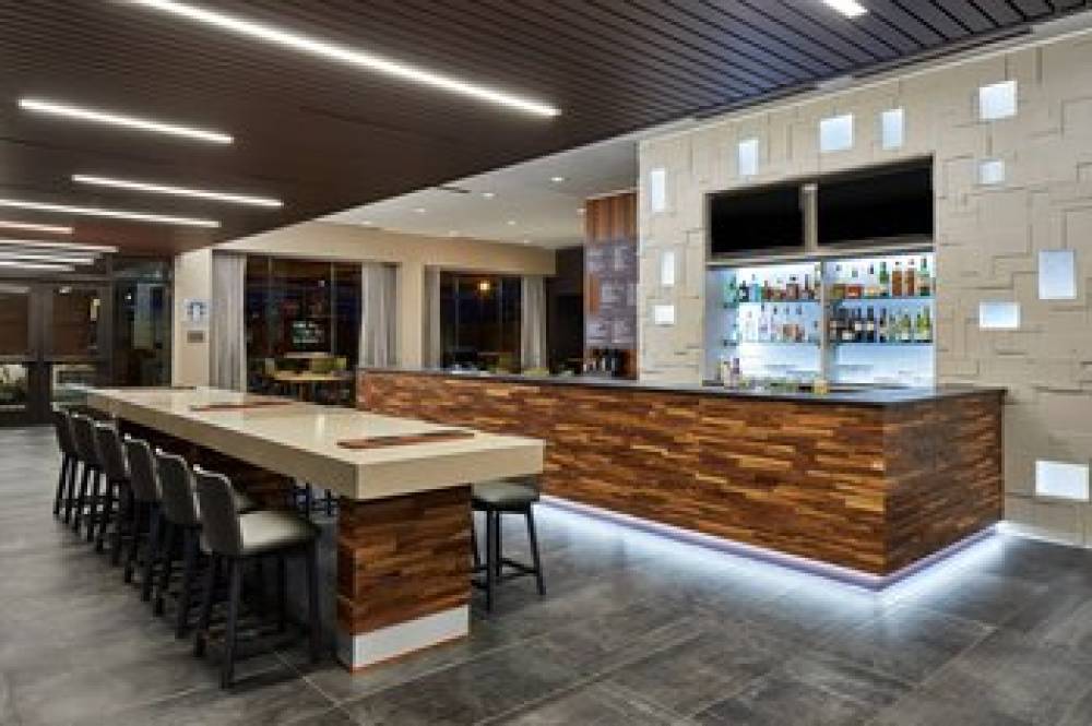 Courtyard By Marriott Baltimore Downtown McHenry Row 10