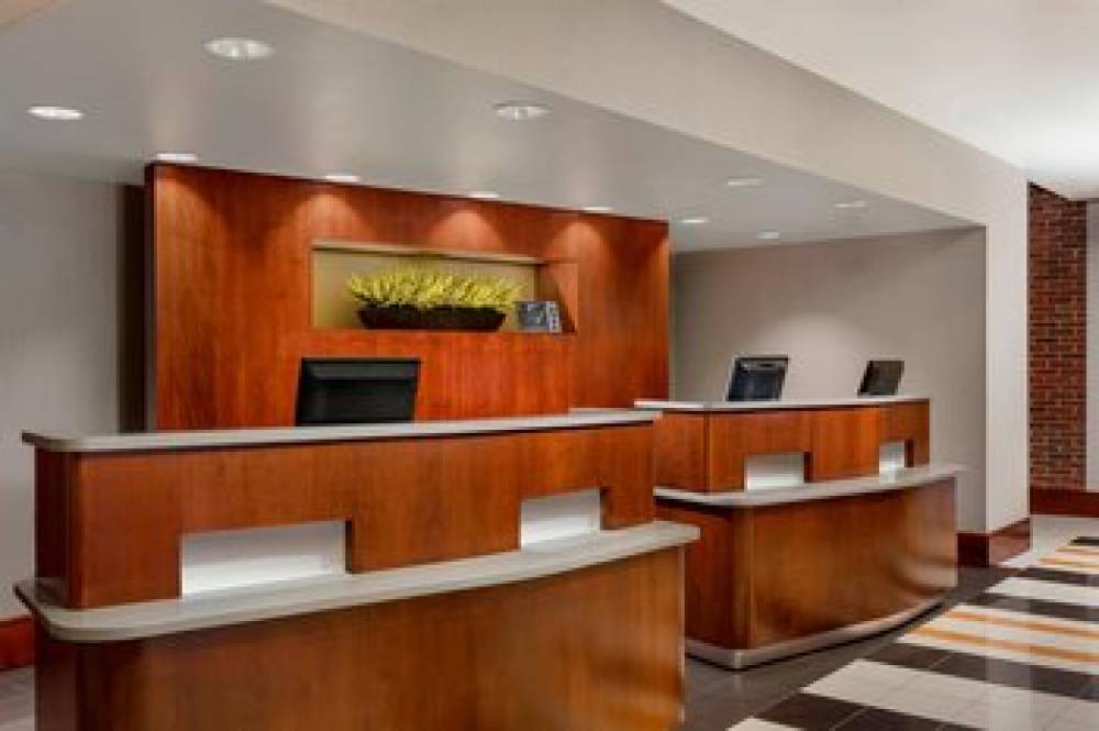 Courtyard By Marriott Boston Cambridge 2