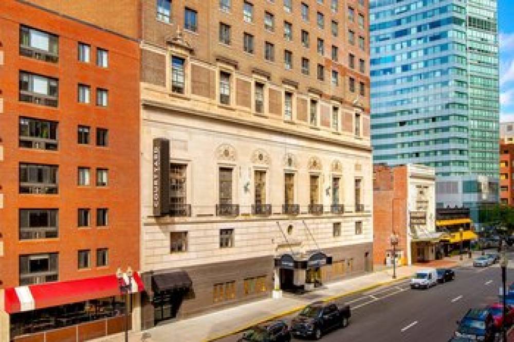 Courtyard By Marriott Boston Downtown 2