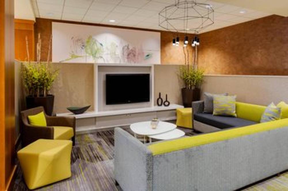 Courtyard By Marriott Boston Logan Airport 5