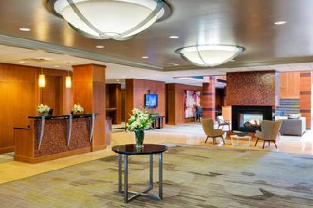 Courtyard By Marriott Boston Logan Airport 2