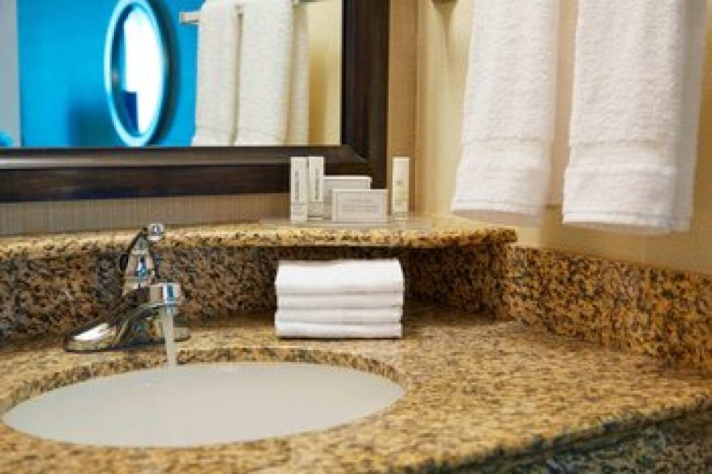 Courtyard By Marriott Boston Woburn/Boston North 6