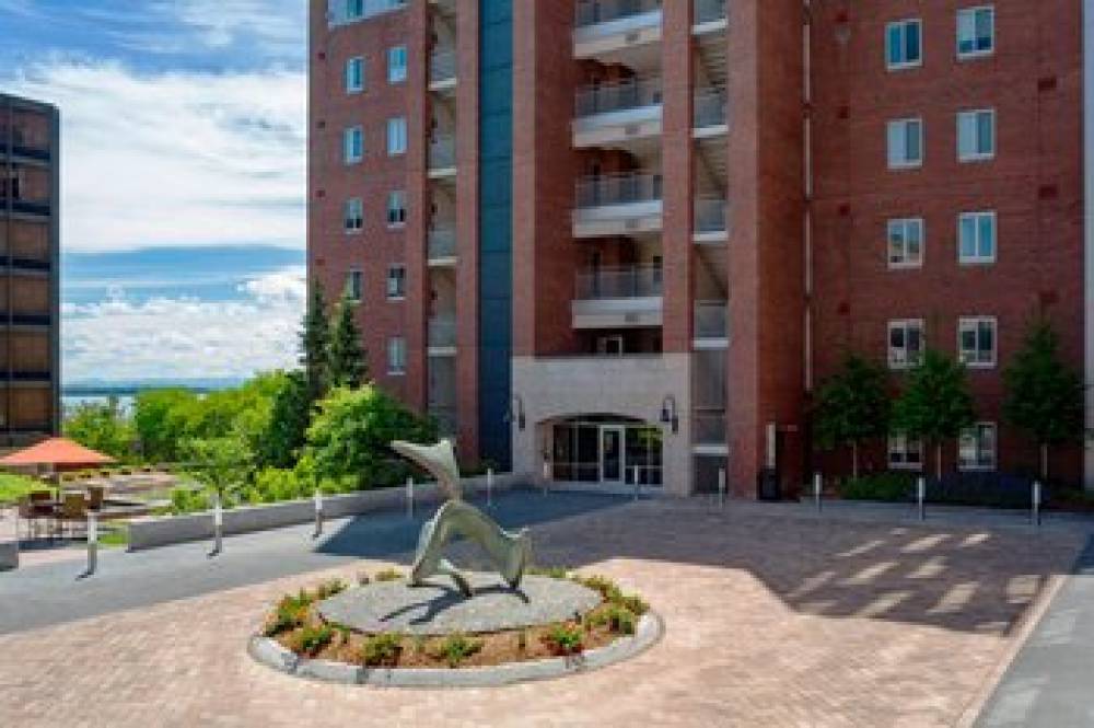 Courtyard By Marriott Burlington Harbor 2