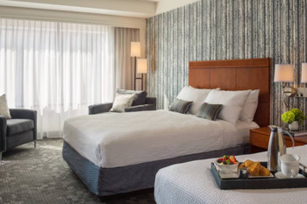 Courtyard By Marriott Burlington Harbor 6