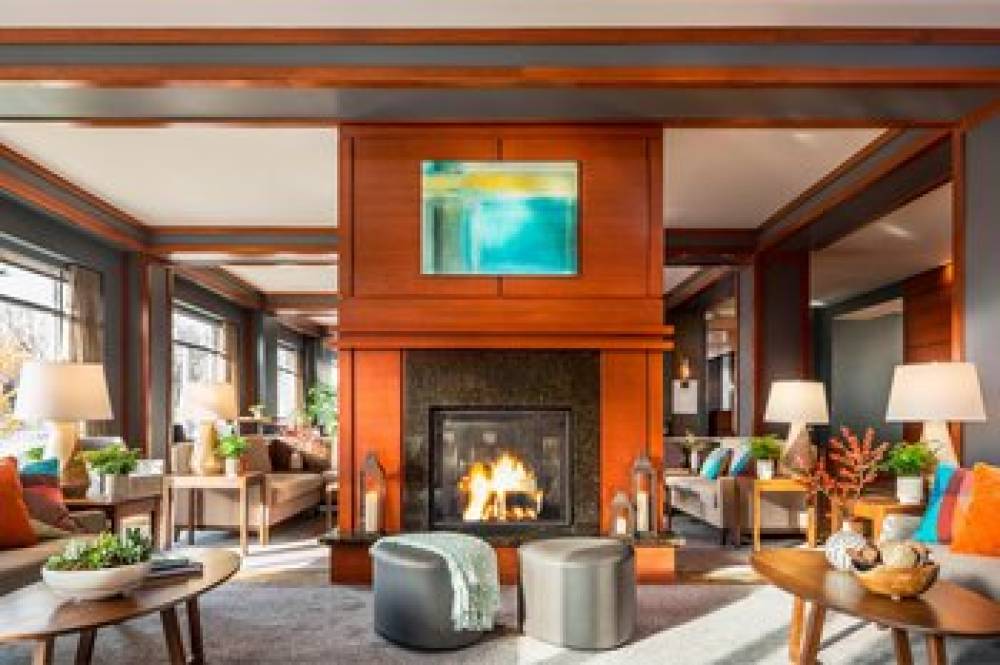 Courtyard By Marriott Burlington Harbor 4