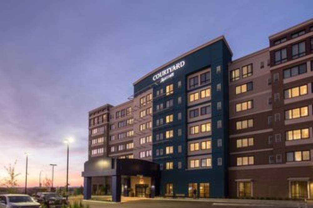 Courtyard By Marriott Calgary South Marriott 2