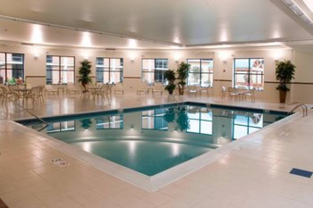 Courtyard By Marriott Canton 8